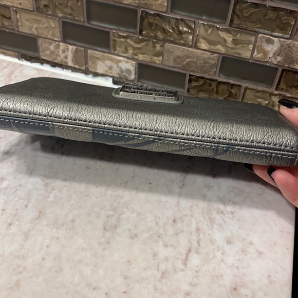 Like New ‼️ Thor Marvel Loungefly Wallet - Picture 3 of 5